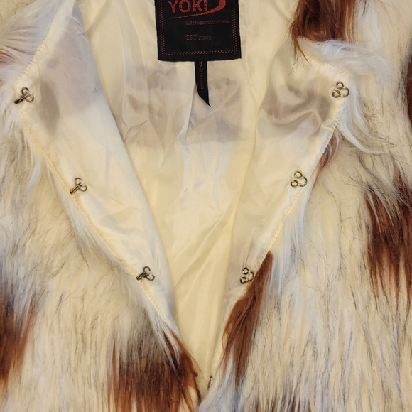 Yoki Patchwork Faux Fur Jacket, Fully Lined, Hook & Bar Closure, EUC, sz Medium - Picture 5 of 7